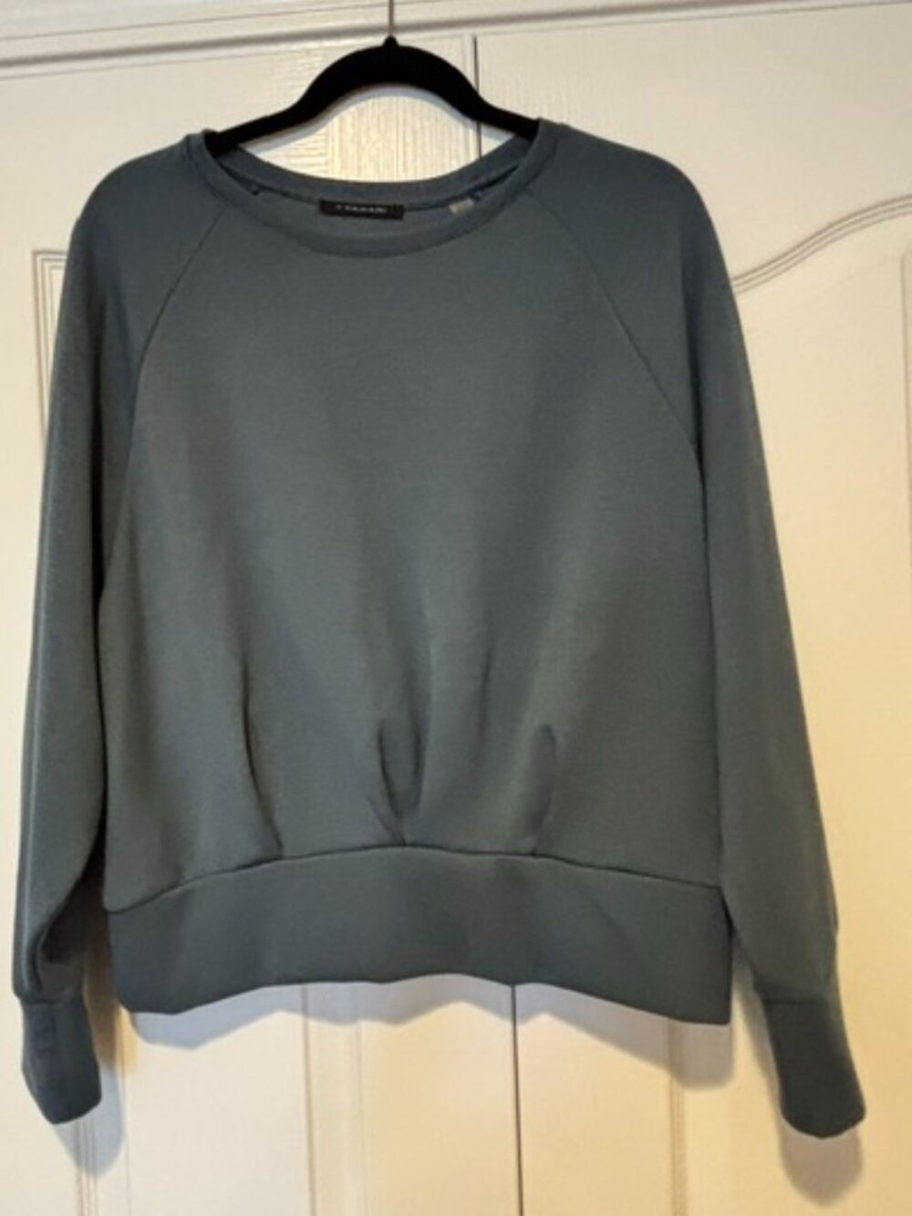 T Tahari Women's Blue Long Sleeve Crew Neck
